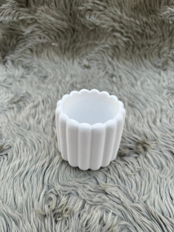 Handmade Jesmonite Fluted Container – Minimalist Decorative Holder for Candles, Brushes, Jewelry & Home Decor