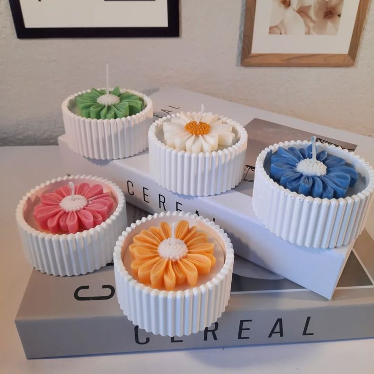 Glowora Daisy Bloom Jesmonite Jar Candle – Handcrafted Scented Candle in Premium Jesmonite Jar with Realistic Daisy Flower Top | Luxury Home Decor & Gift